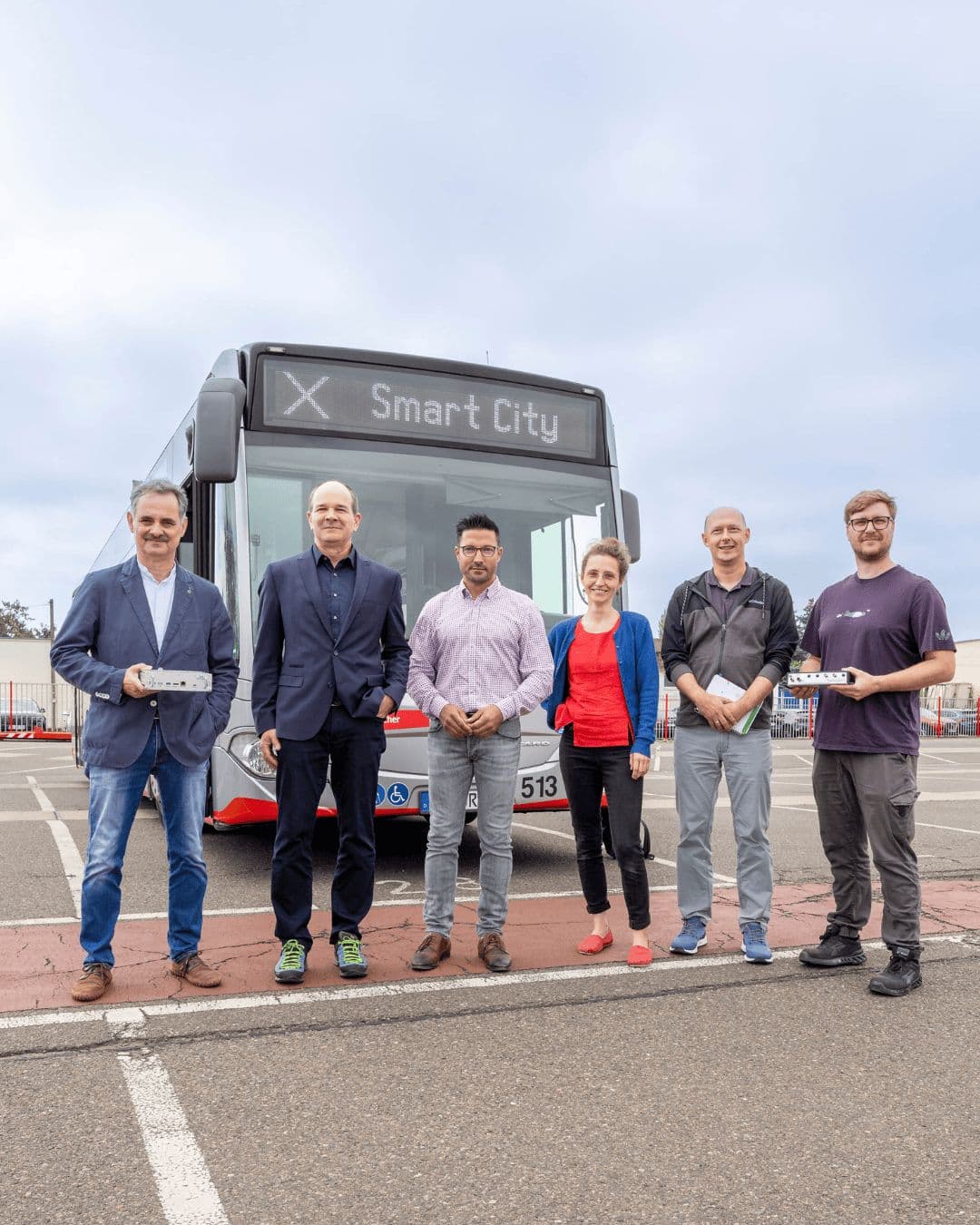 Gruppenfoto Pressetermin zur neuen Bordtechnik, Foto: Stadtfotograf Thomas Ziegler